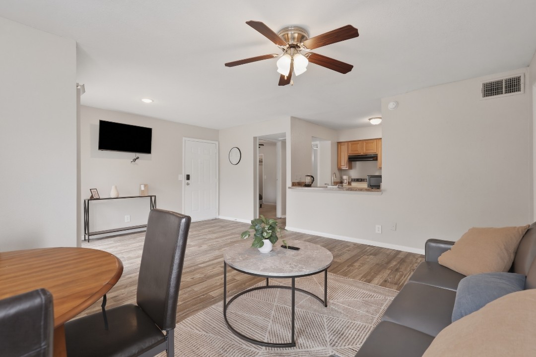 Creekstone · Unit 312 2/2