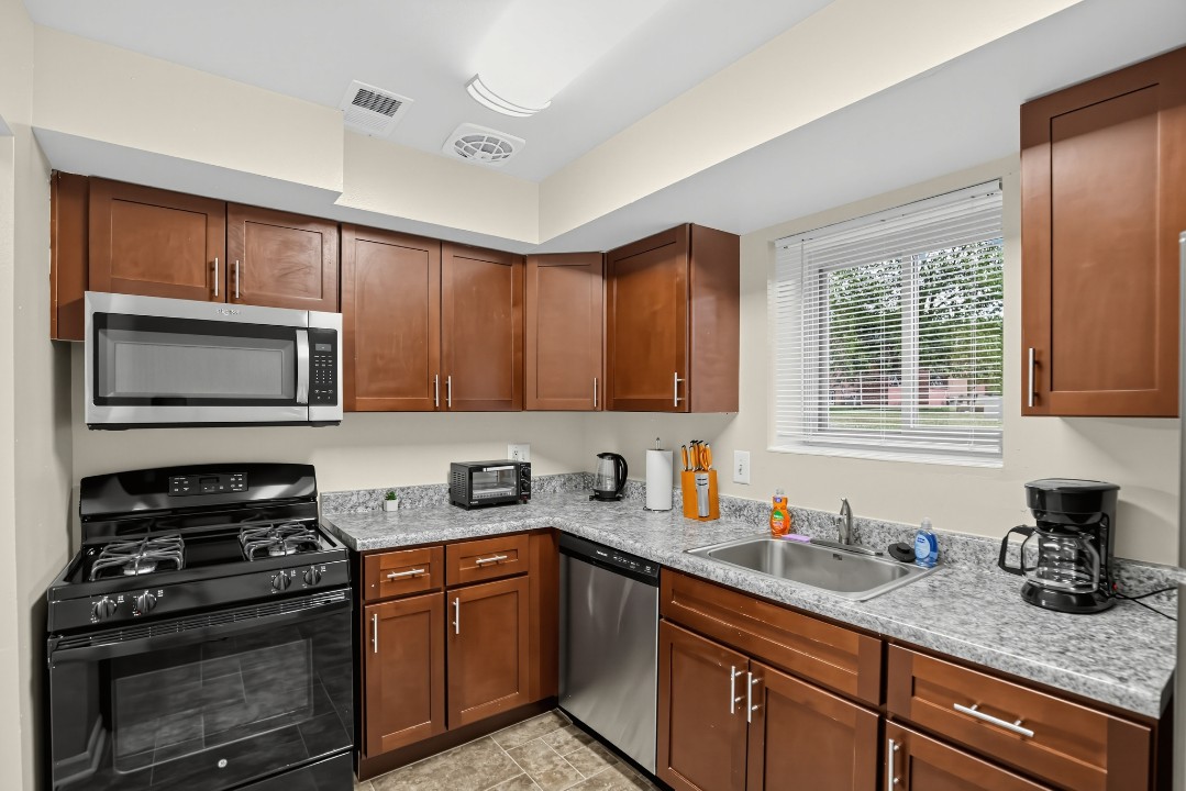 Milbrook Park Apartments 6996 MI T1 · Unit 1/1