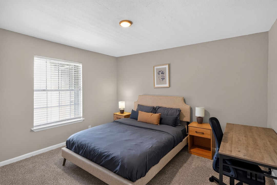 2 Bedrooms · Signature layout