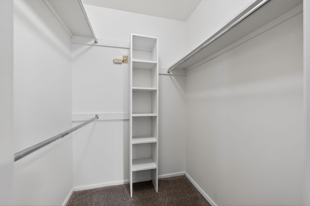 Lincoln Green · Unit 223 1/1