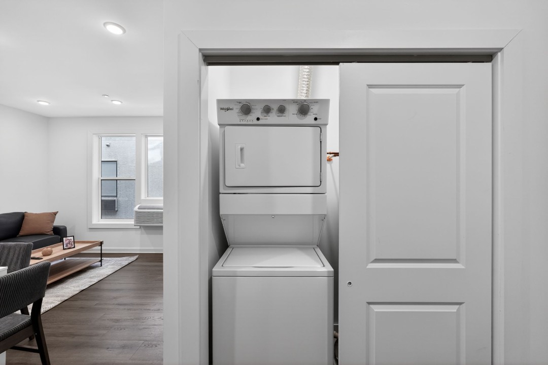 Fairmount Square 1532-2D · Unit 1/1