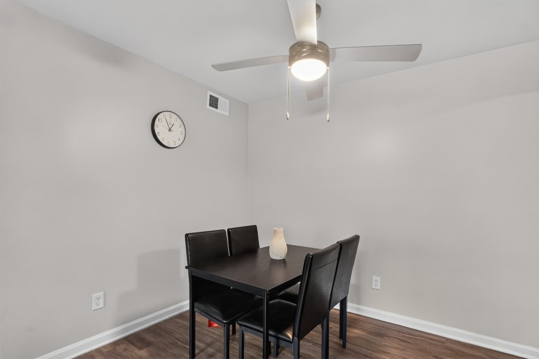 Warren Harbor · Unit 216 2/1