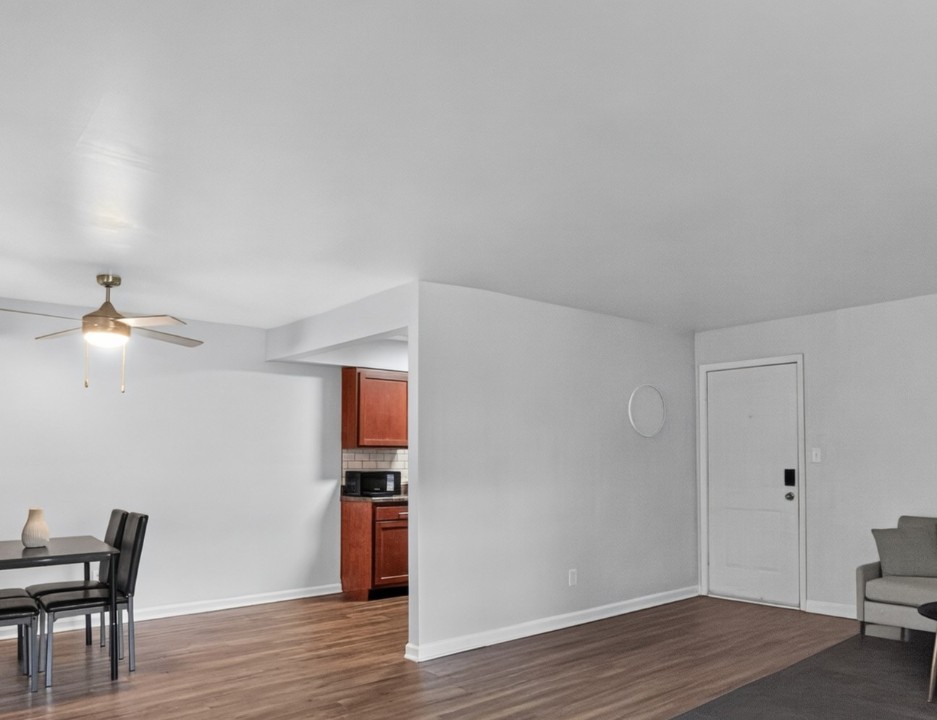 Warren Harbor · Unit 216 2/1