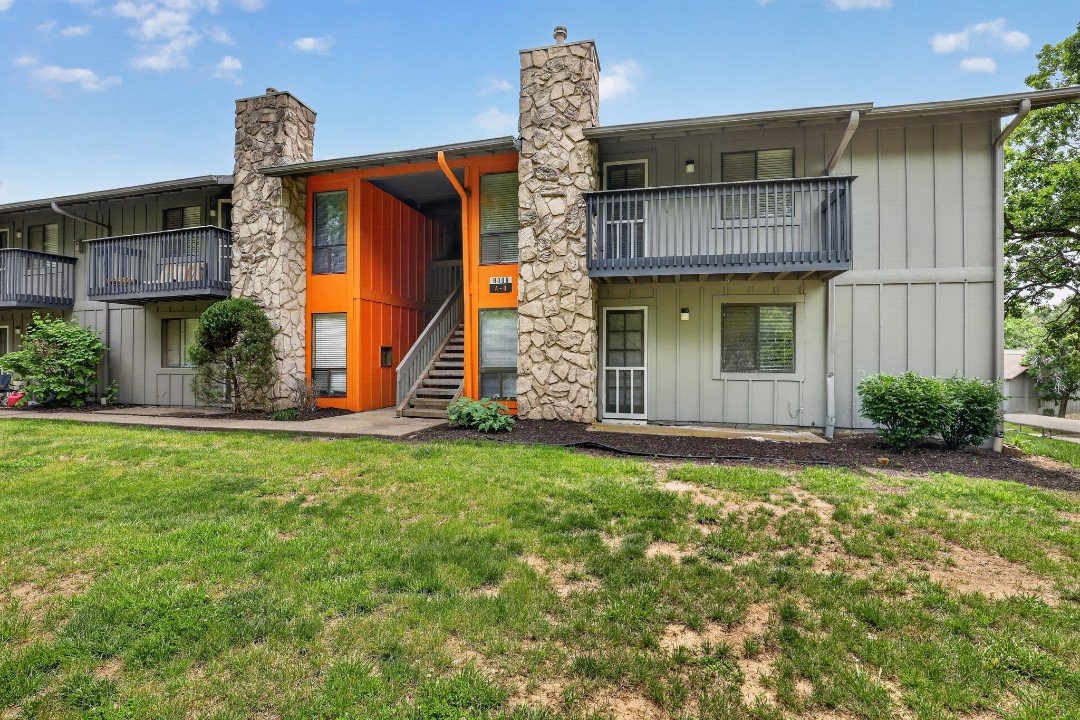 Hillcrest 8306D · Unit 2/1
