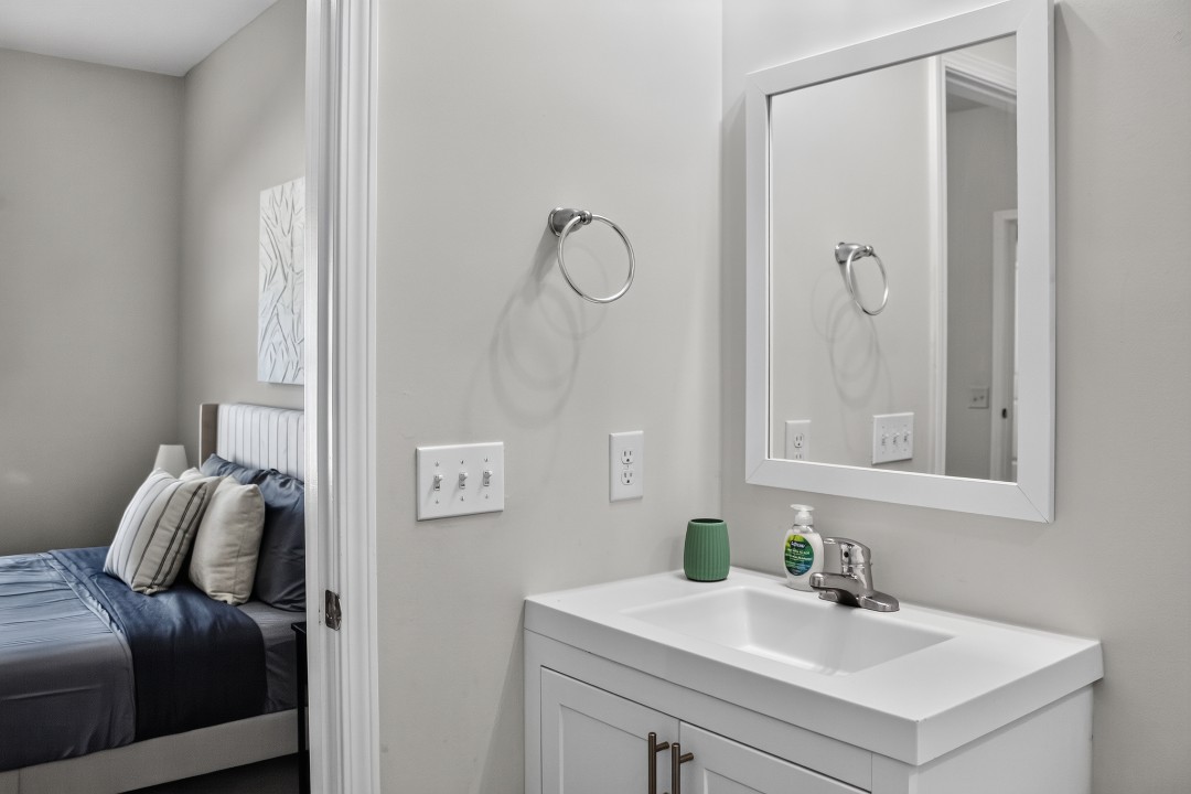 Hickory Grove · Unit 1308 2/2