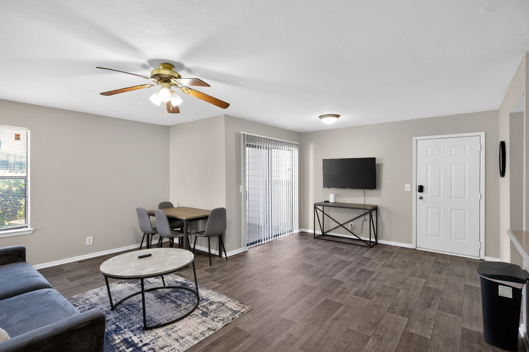Creekstone · Unit 116 2/2