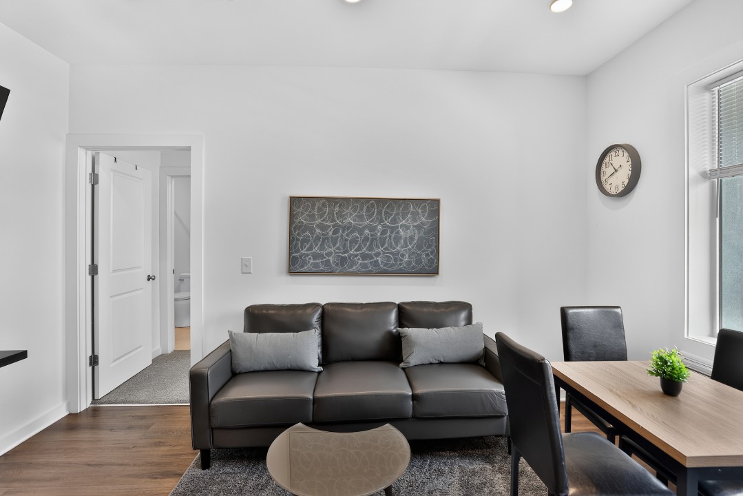 Fairmount Square 1532-3J · Unit 1/1