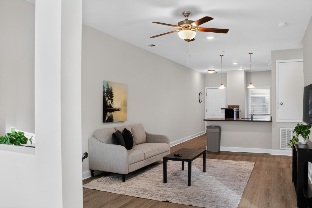 Hickory Grove · Unit 1202 2/2