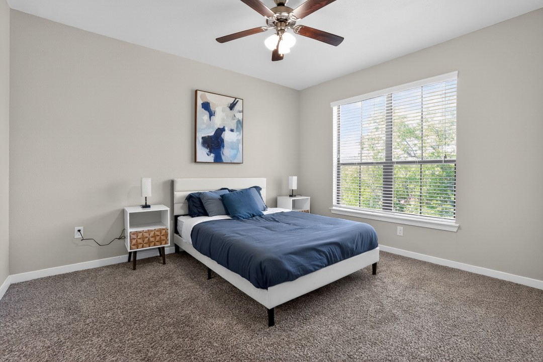 2 Bedrooms · Signature layout