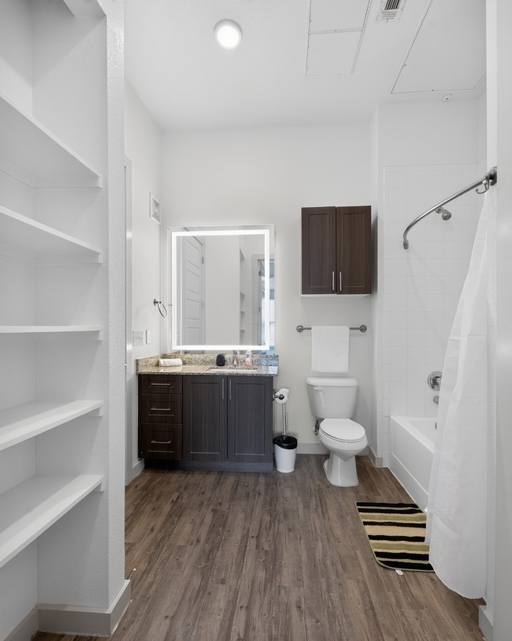 The Creekside at Vantage · Unit 5303 2/2