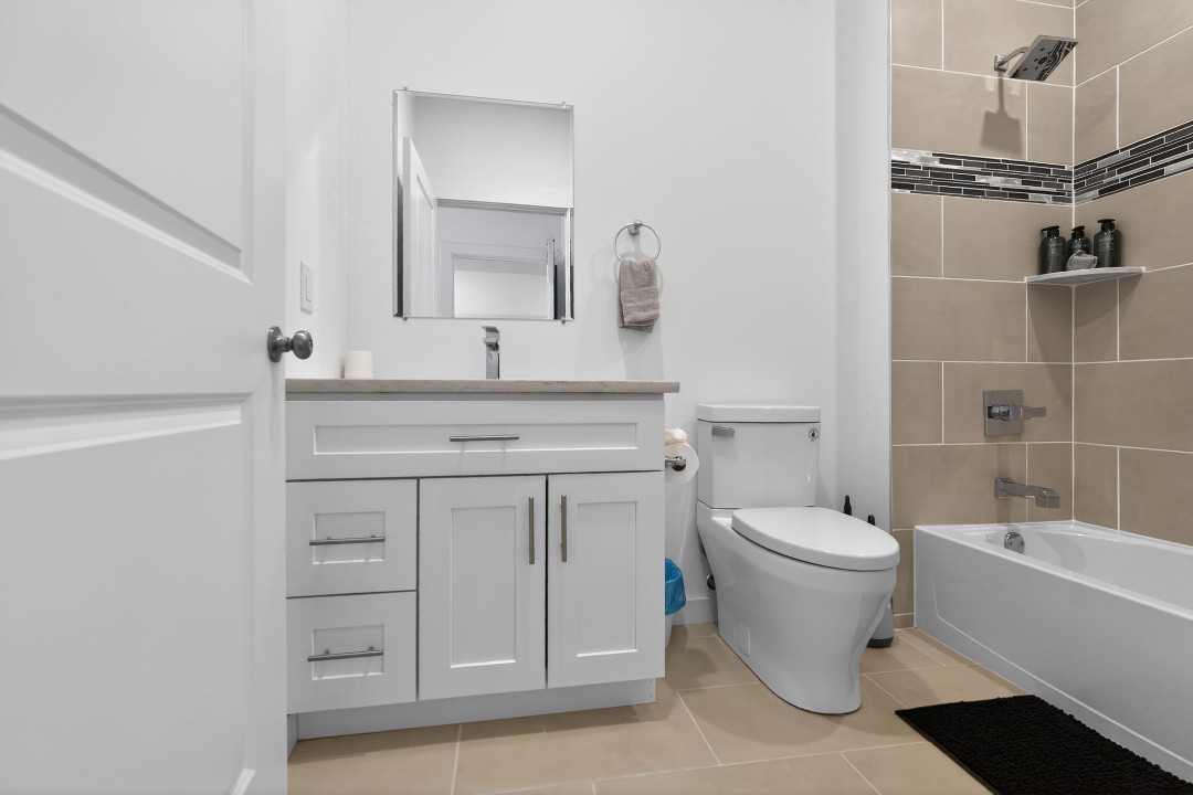 Fairmount Square 1532 - 1A · Unit 1/1