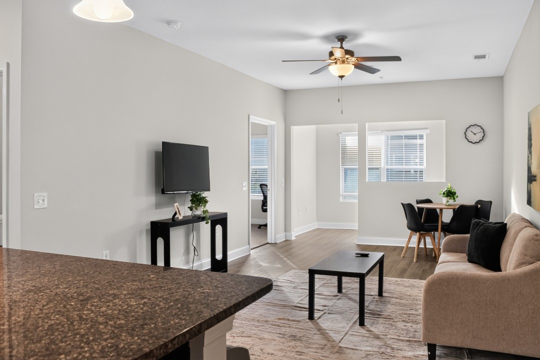 Hickory Grove · Unit 1202 2/2