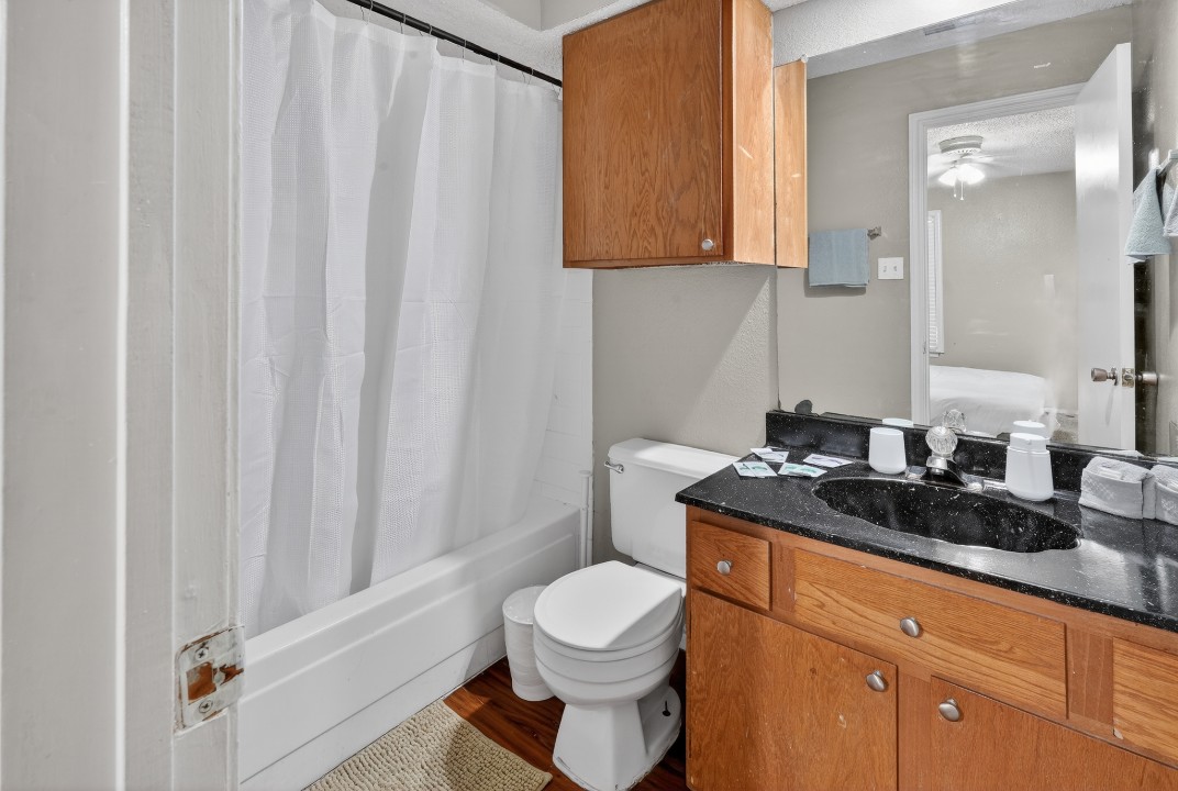 District West · Unit 14 2/2