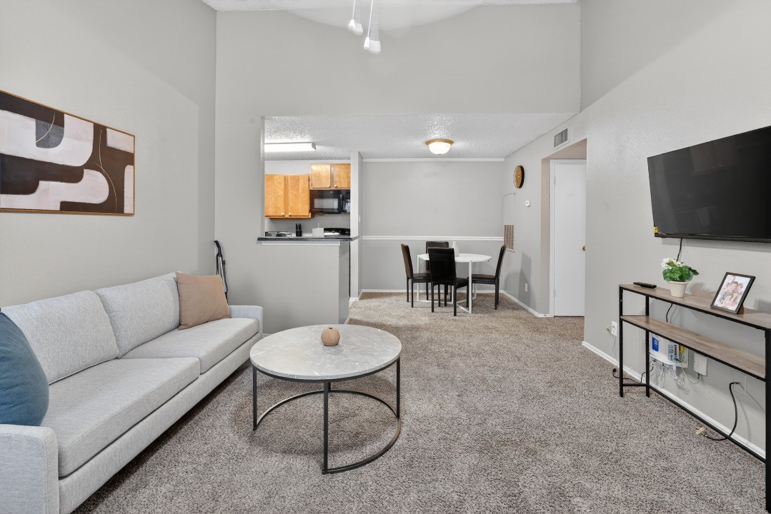 District West · Unit 712 2/2