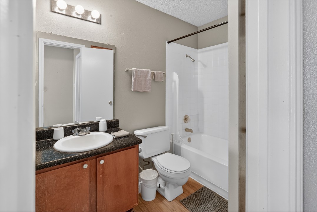 District West · Unit 712 2/2