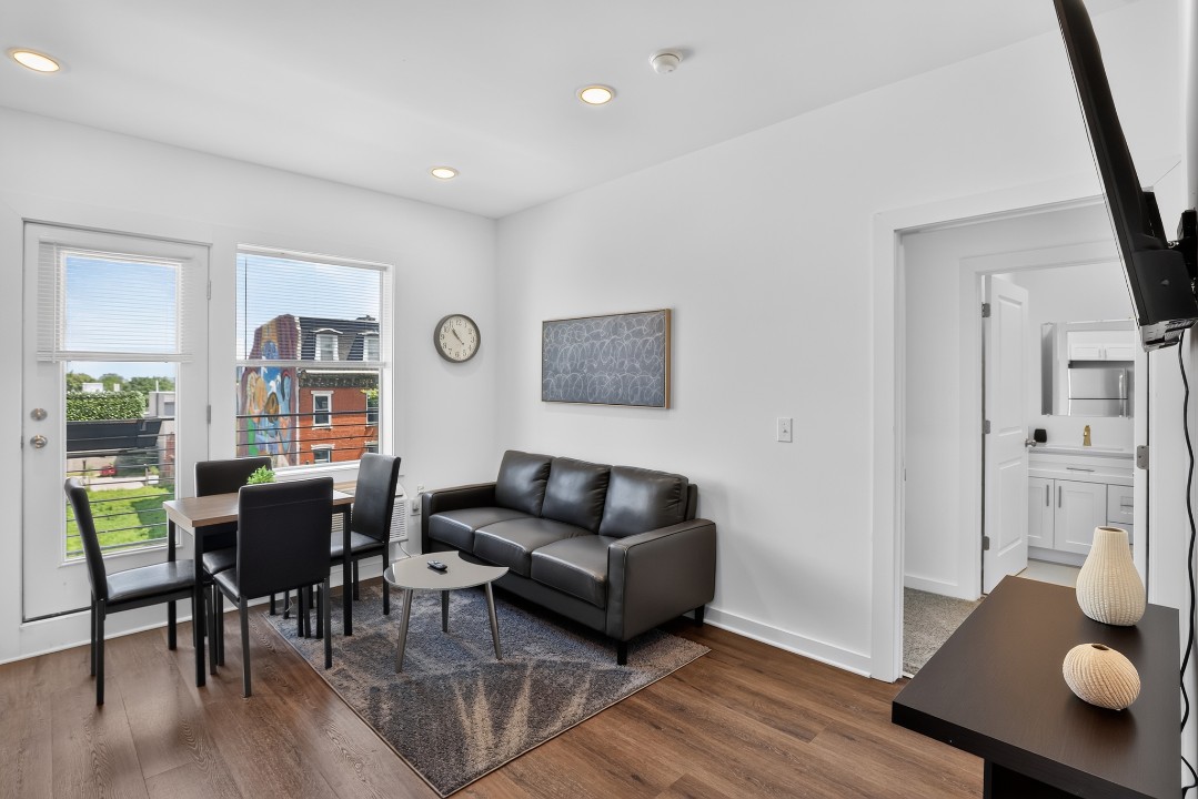 Fairmount Square 1532-4A · Unit 1/1