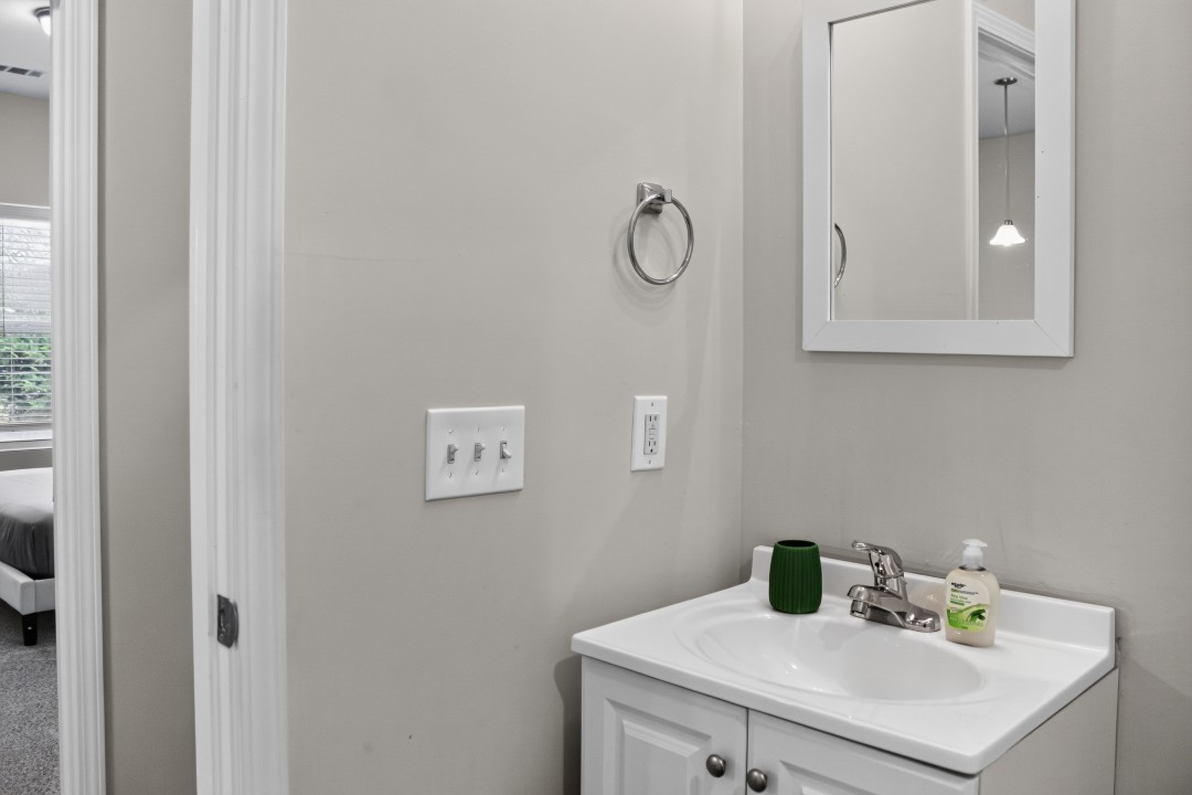 Hickory Grove · Unit 1202 2/2