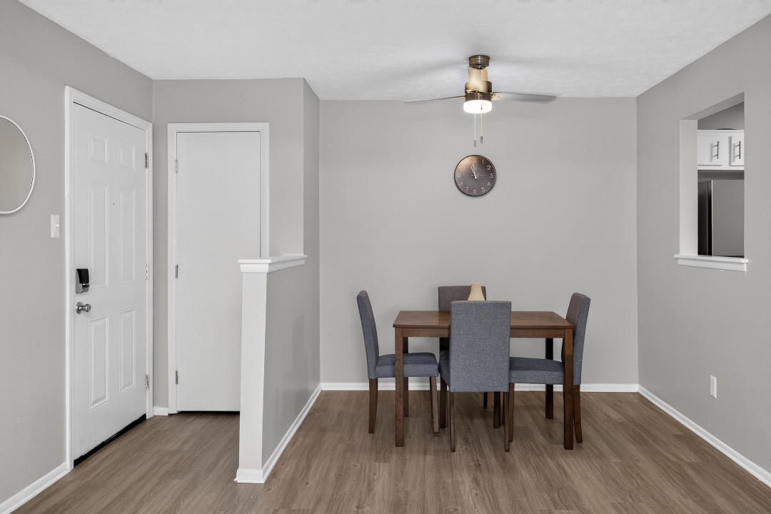 Prime Apartments · Unit 215 2/2