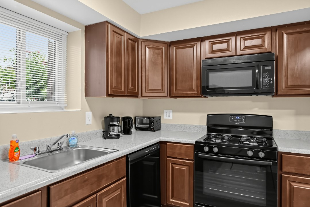 Milbrook Park Apartments 13 CBT1 · Unit 1/1