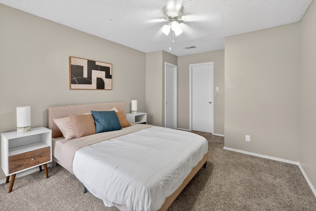 District West · Unit 712 2/2