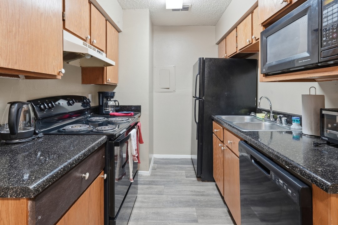 District West · Unit 154 2/2