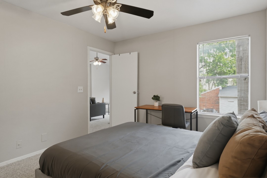 Creekstone · Unit 323 2/2