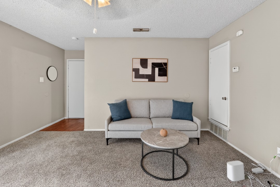 District West · Unit 14 2/2