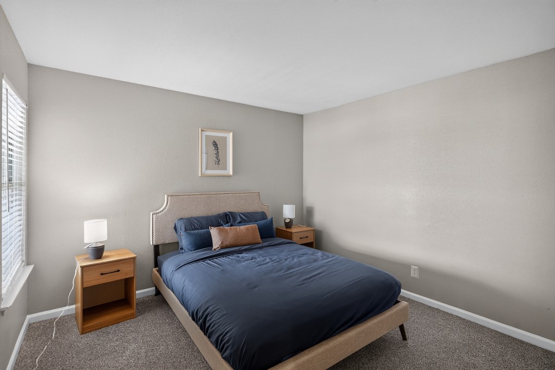2 Bedrooms · Signature layout