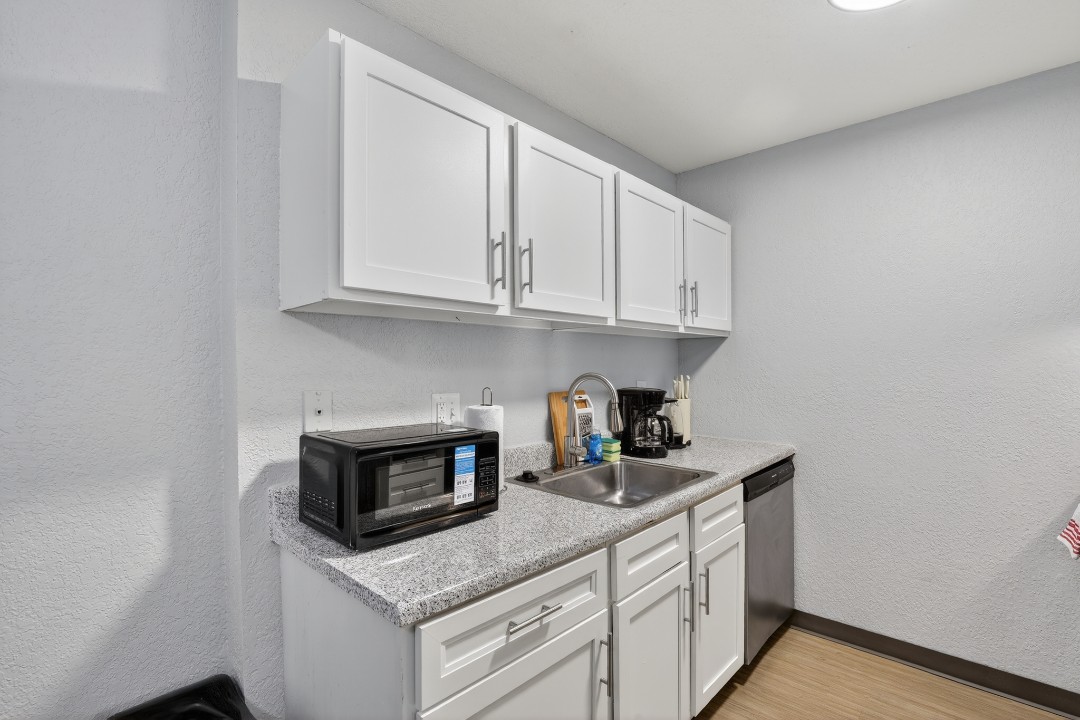 Hillcrest 8318E · Unit 2/1