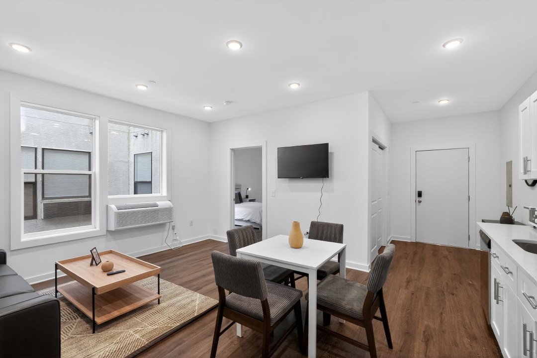 Fairmount Square 1532-2D · Unit 1/1