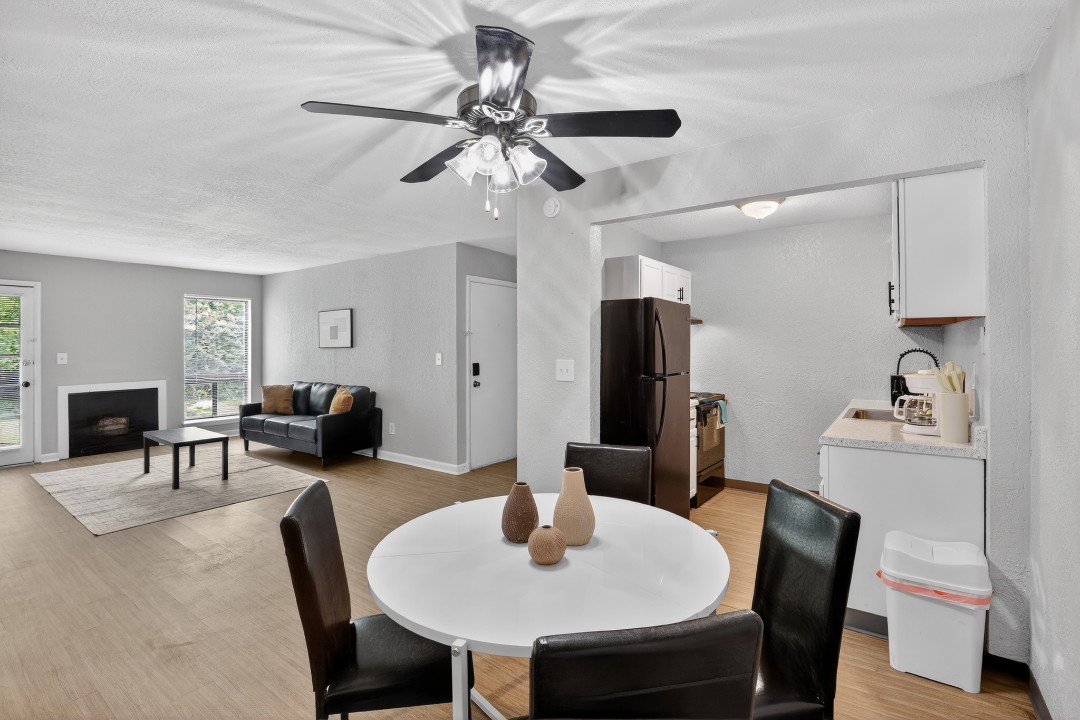 Hillcrest 8306B · Unit 2/1