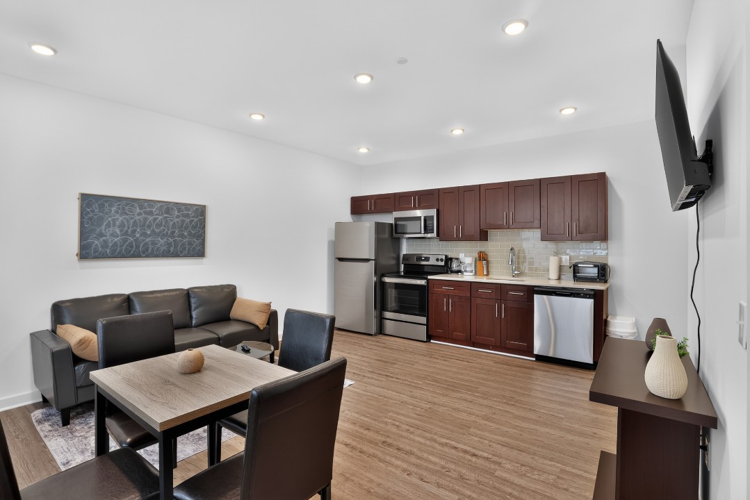 Fairmount Square 1528- 2B · Unit 1/1