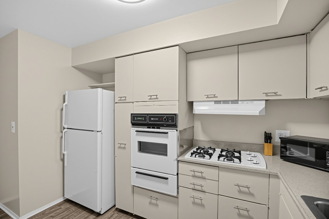 MIlbrook Park Apartments 6964 MI 2A · Unit 2/1