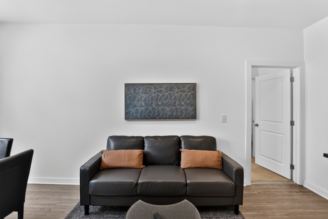 Fairmount Square 1528- 1F · Unit 1/1