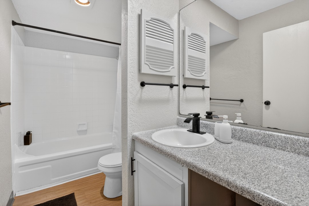 Hillcrest 8318E · Unit 2/1