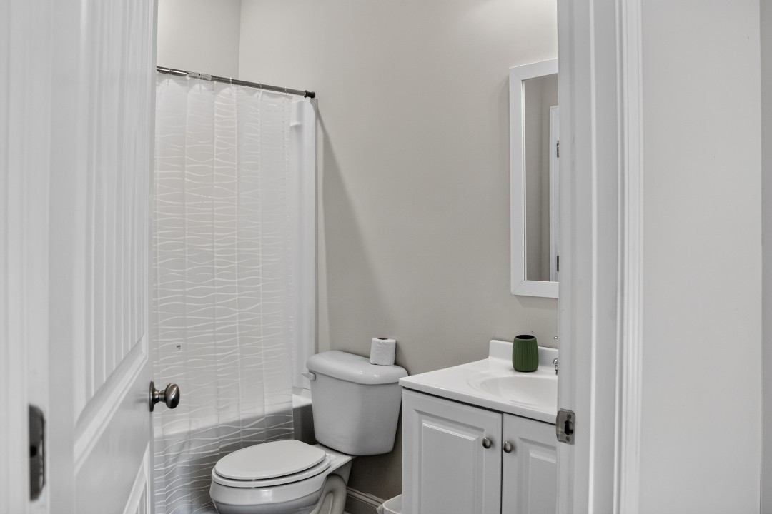 Hickory Grove · Unit 1202 2/2