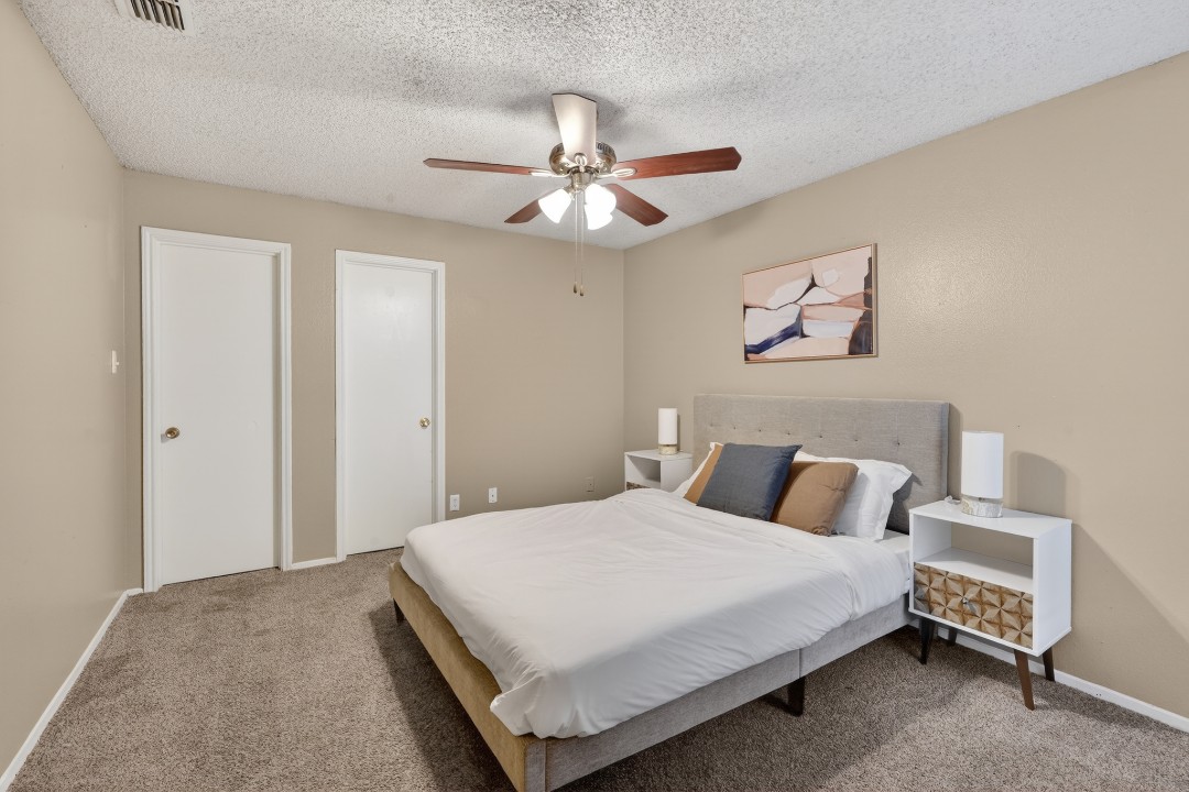 District West · Unit 4 2/2