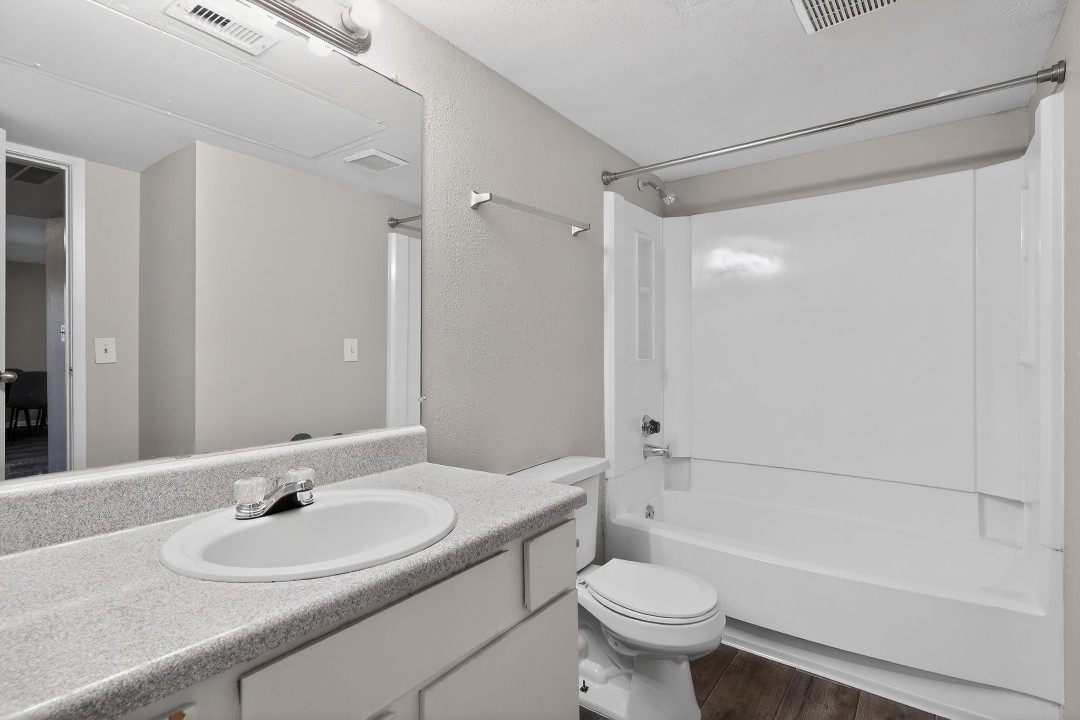 Creekstone · Unit 116 2/2