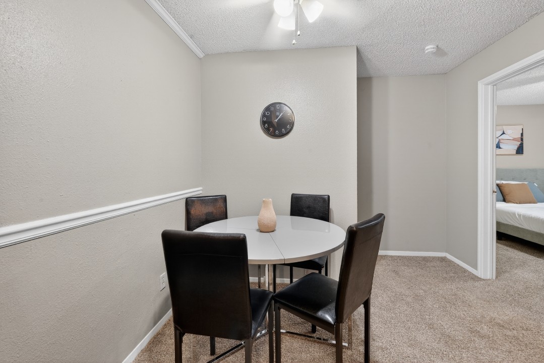 District West · Unit 10 2/2