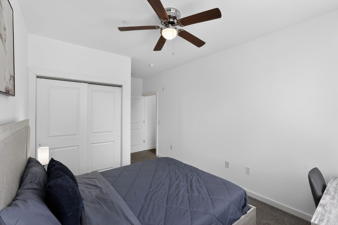 Fairmount Square 1532-1F · Unit 1/1