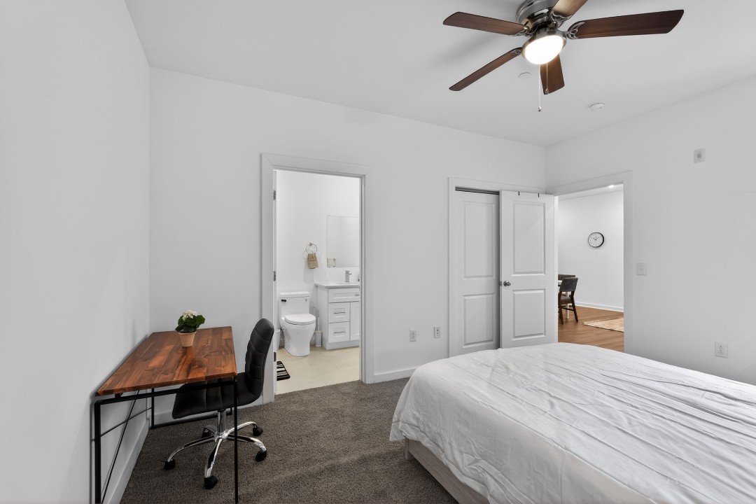 Fairmount Square 1532-2D · Unit 1/1