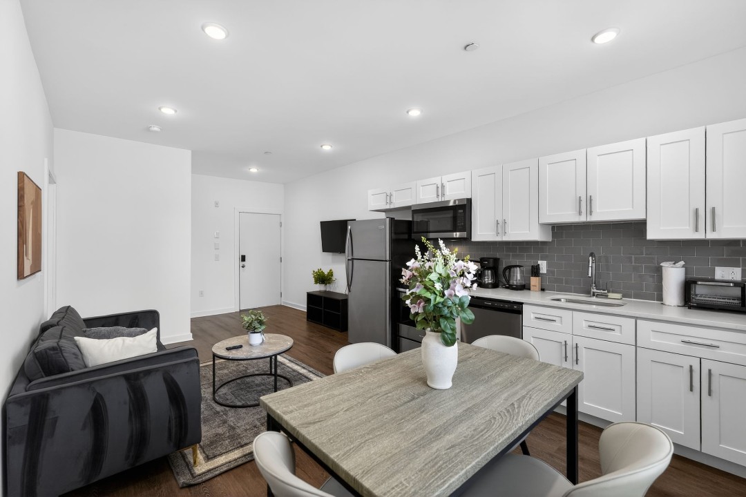 Fairmount Square 1532 - 1A · Unit 1/1