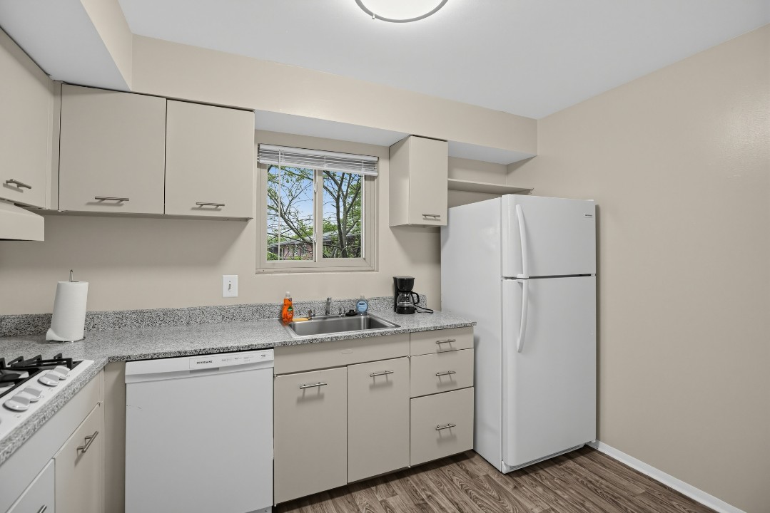 Milbrook Park Apartments 13 CB 2B · Unit 1/1