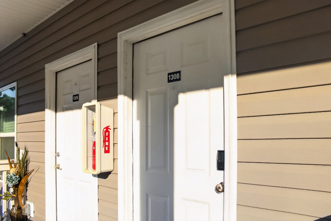 Hickory Grove · Unit 1308 2/2