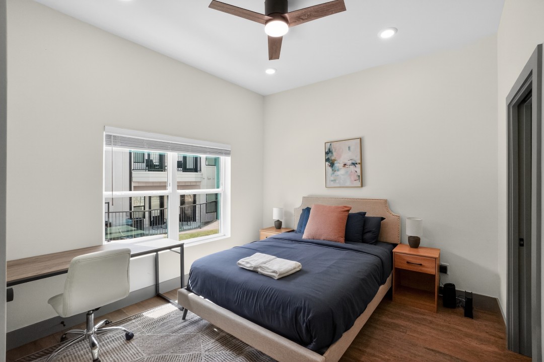 2 Bedrooms · Signature layout