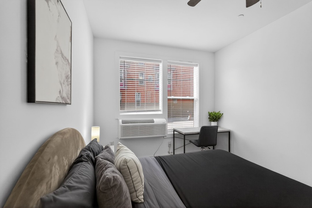 Fairmount Square 1532 - 1E · Unit 1/1