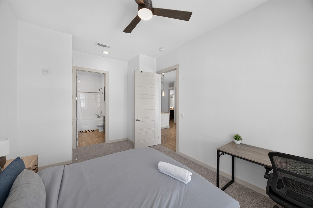 The Creekside at Vantage · Unit 6306 2/2