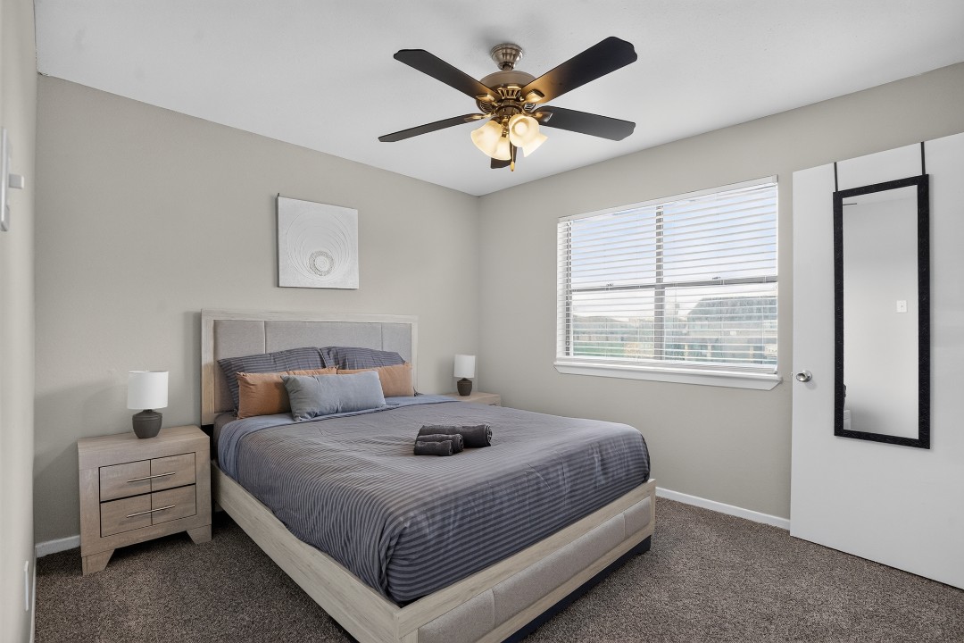 2 Bedrooms · Signature layout