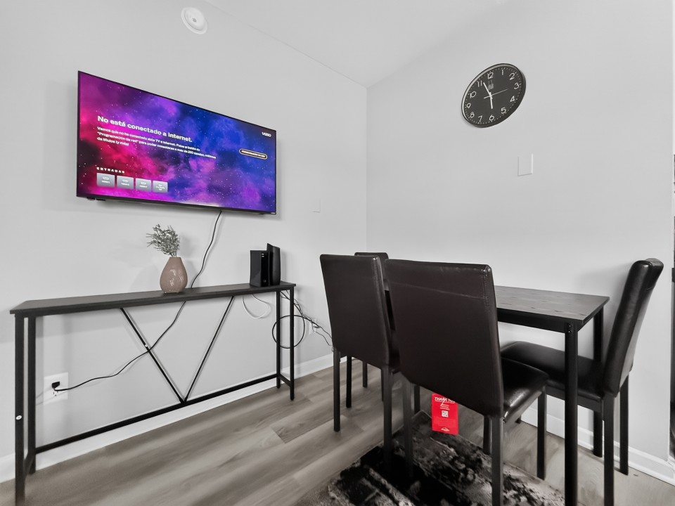 Icon Downtown Durham 804L · Unit 1/1