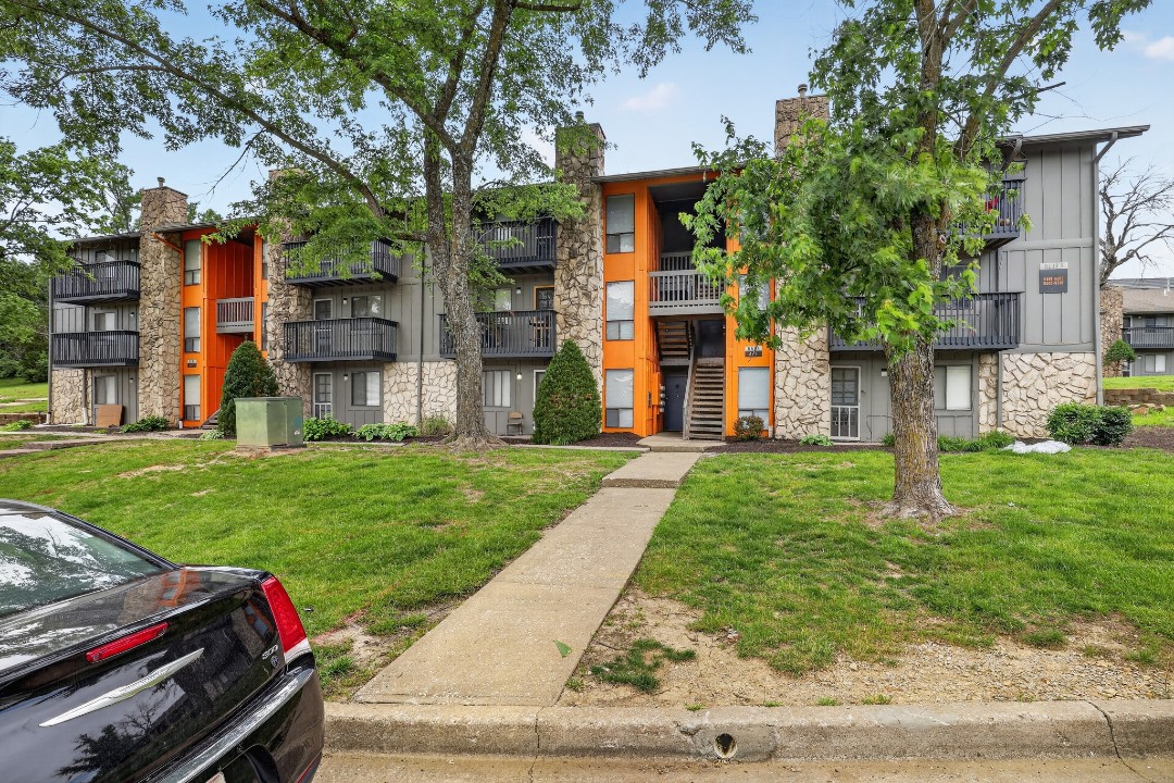 Hillcrest 5505D · Unit 2/1